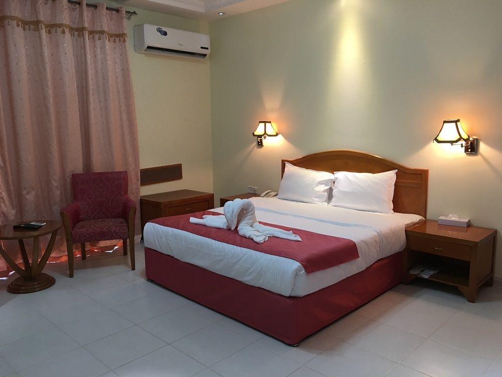 Oyo 366 Waves Hotel Ajman Exterior foto