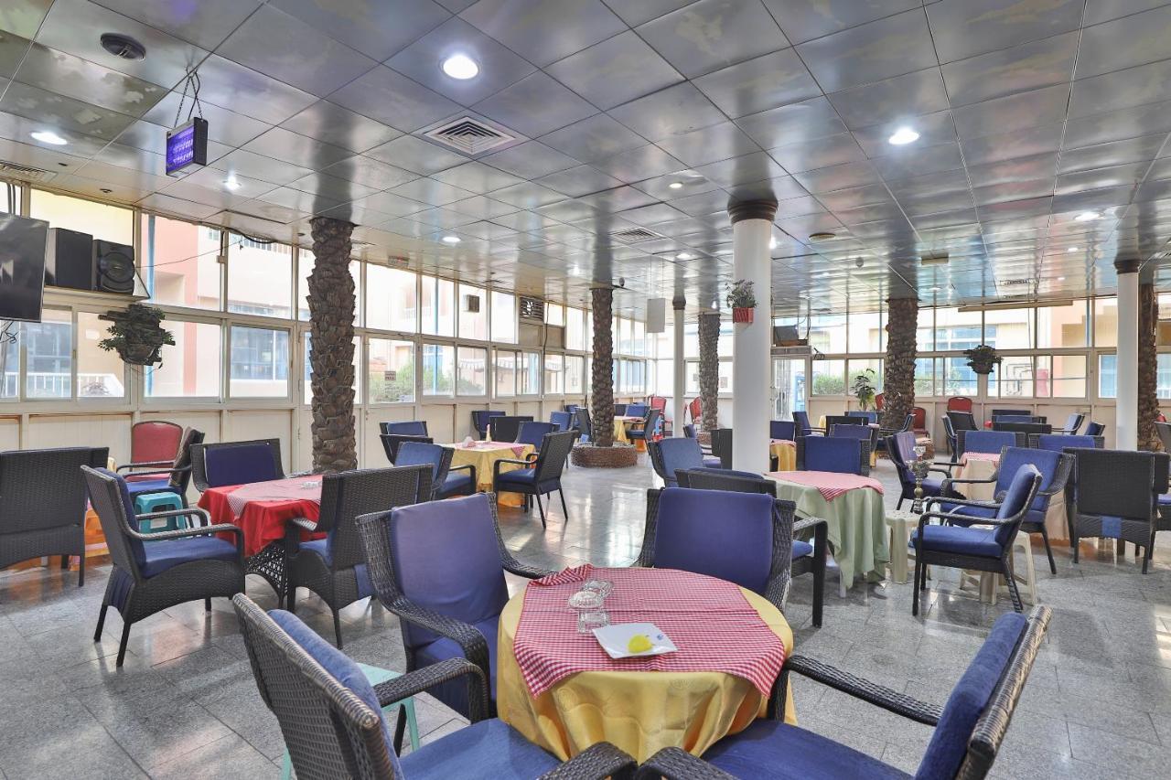 Oyo 366 Waves Hotel Ajman Exterior foto