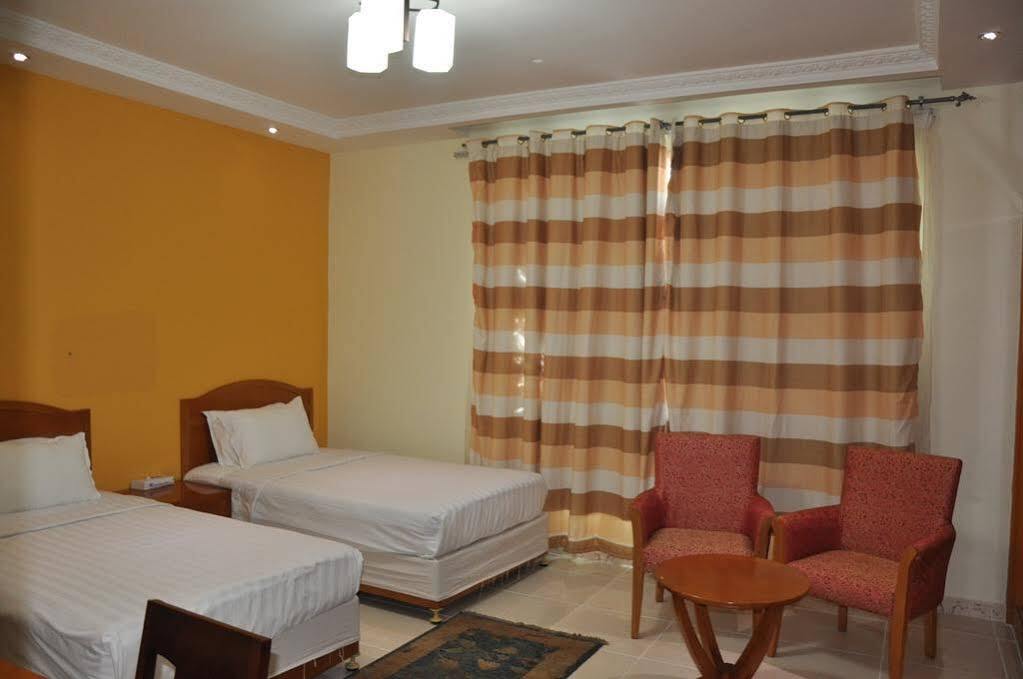 Oyo 366 Waves Hotel Ajman Exterior foto